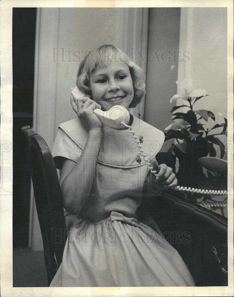 1963 Press Photo Karen House, Westchester, IL, Received Puppy from White House - Historic Images