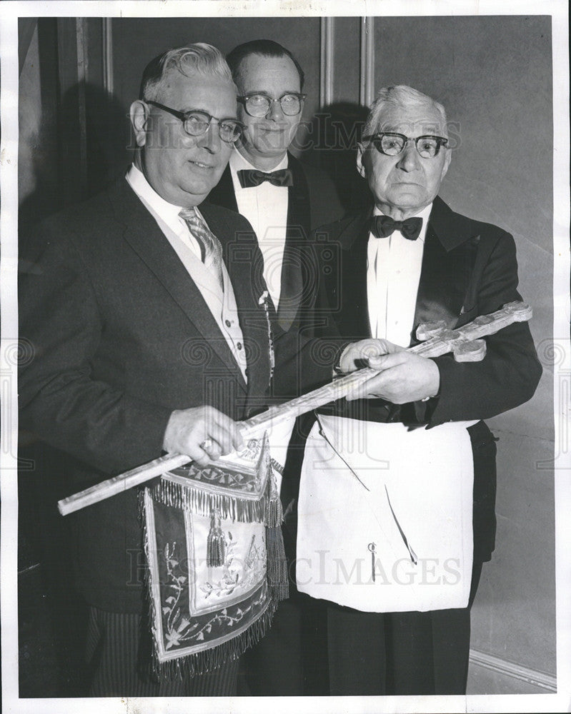 1959 Press Photo Bruno Krueger Harold Kopfman Masonic Lodge Albany Illinois - Historic Images