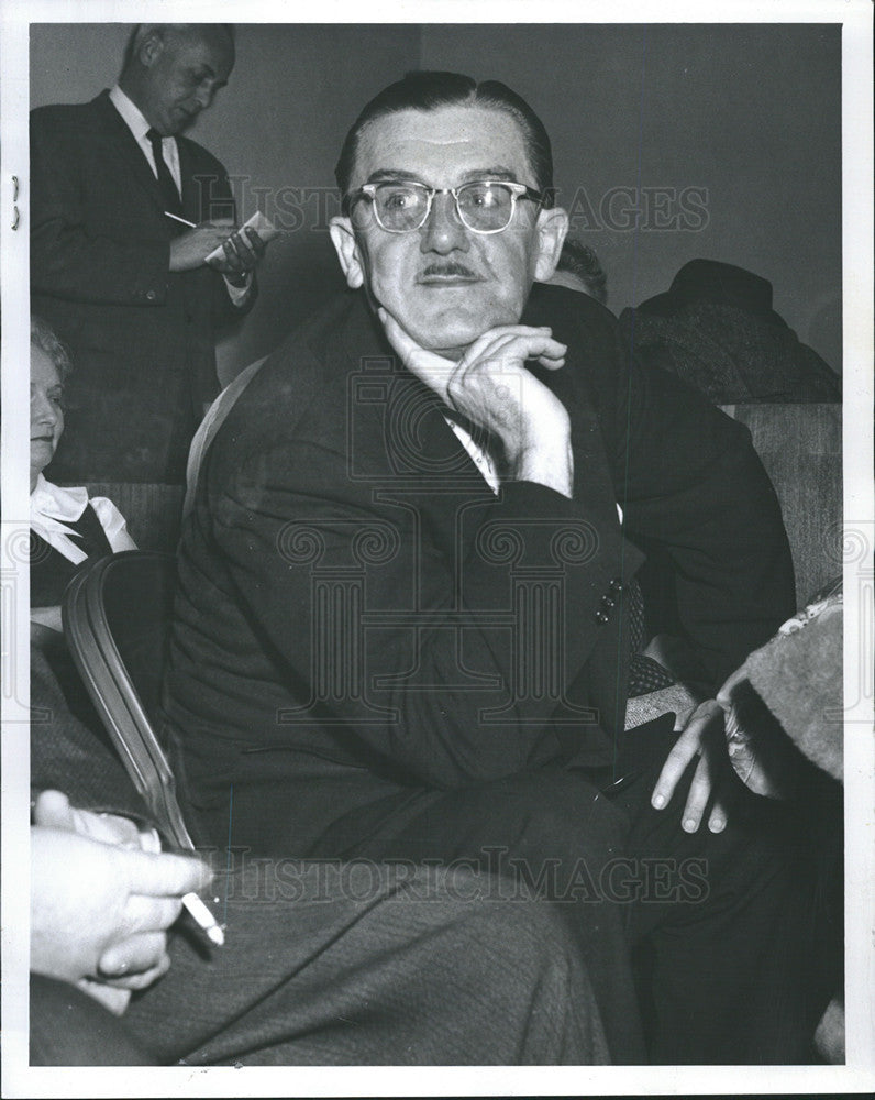 1961 Press Photo Marvin Kurth Stickney Twp. Welfare Director - Historic Images