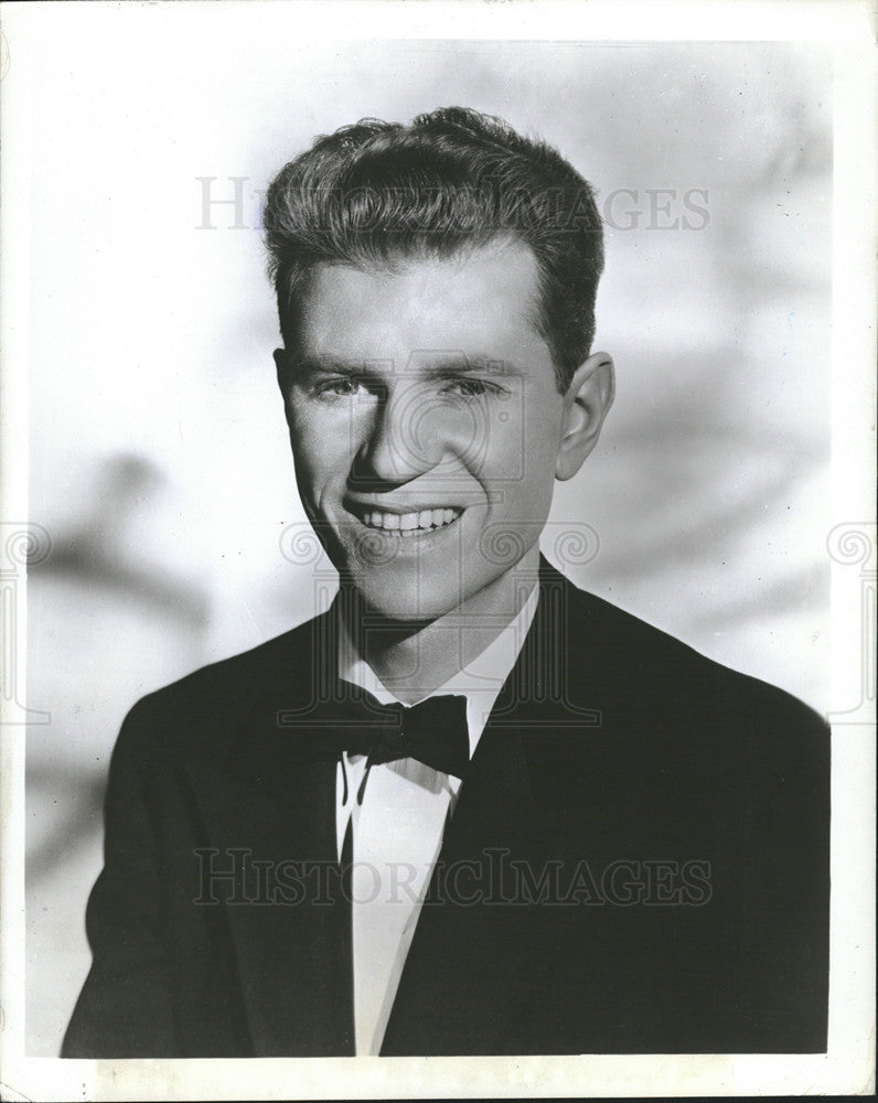 1952 Press Photo Singer Eugene List - Historic Images