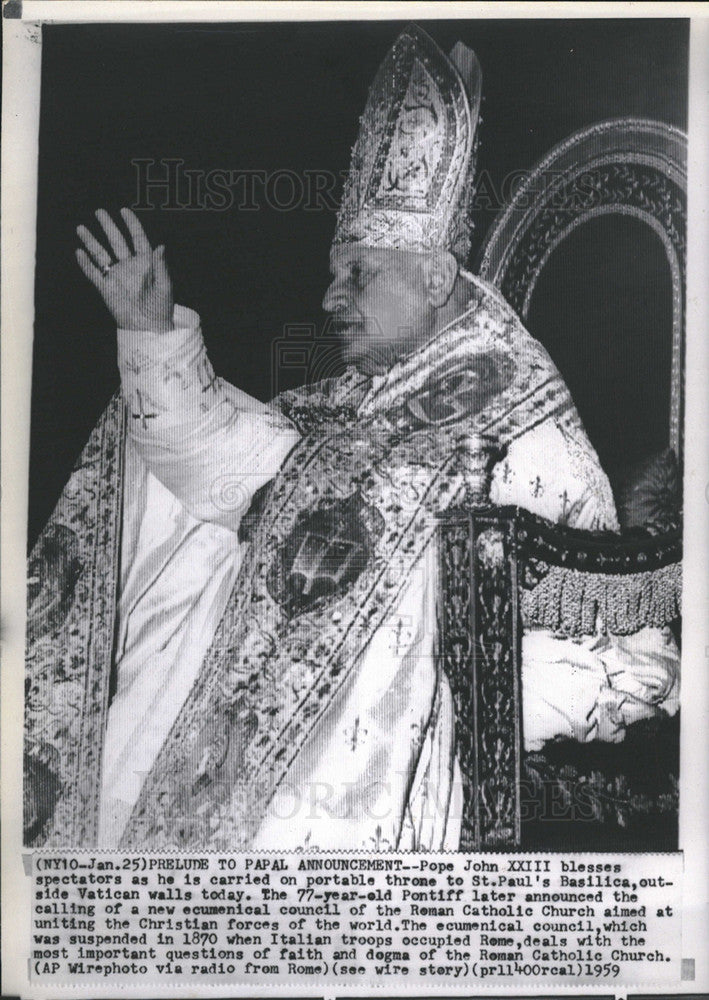 1959 Press Photo Pope John XXIII Blesses Spectators - Historic Images