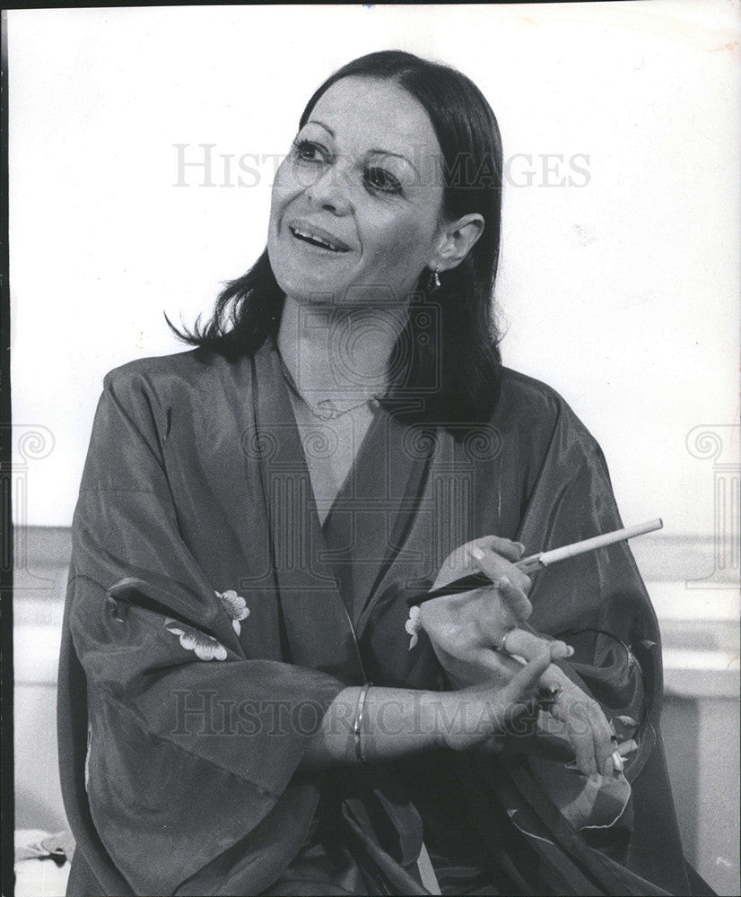 1974 Press Photo Gila Almagor Israeli Actress on Peace in Israel - Historic Images