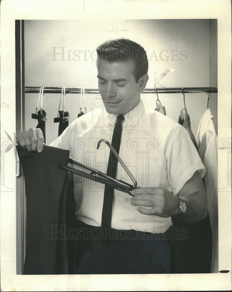 1962 Press Photo A Practical Gift for the fastidious man is the Pelican Hanger - Historic Images