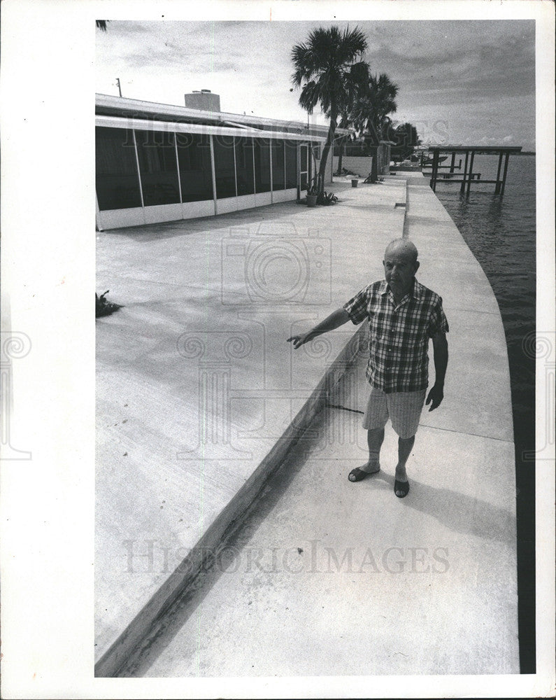 1974 Press Photo Mike &amp; Mary Ritota Home in Redington Beach with Rebuilt Seawall - Historic Images