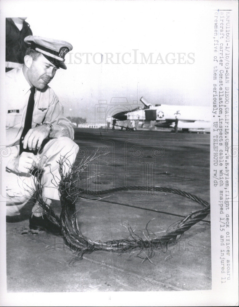 1963 Press Photo Cmdr. W. E. Nylen, Flight Deck Officer aboard Constellation - Historic Images