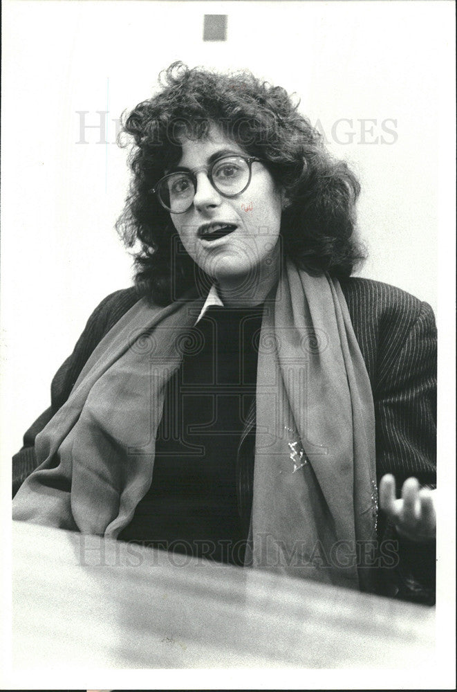 1978 Press Photo Director Maxie Cohen talks about father and film - Historic Images