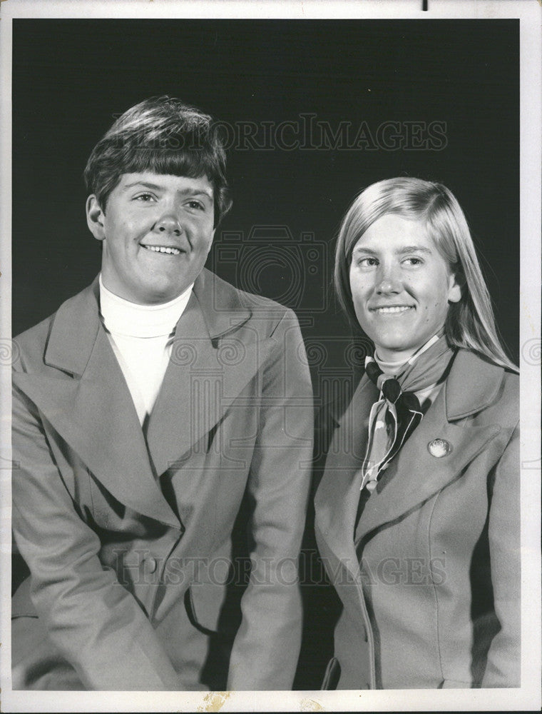 1970 Press Photo Skiing sister Marilyn and Barbara Cochran of Richmond VA - Historic Images