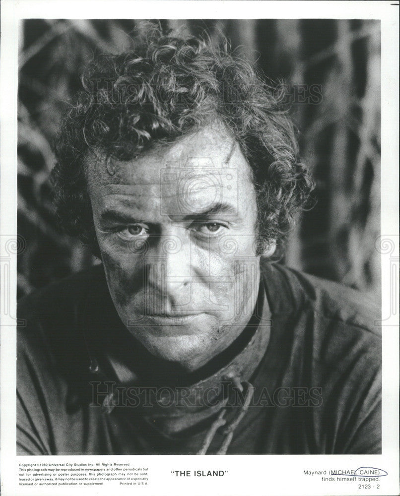 1980 Press Photo Actor Michael Caine &quot;The Island&quot; Thriller Film Michael Ritchie - Historic Images