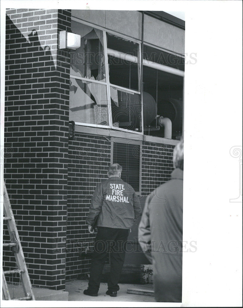 1993 Press Photo An Explosion inthe Boiler Room at Golf Junior High School - Historic Images