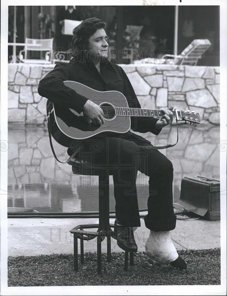 1974 Press Photo Country Western Singer Johnny Cash Swan Song - Historic Images