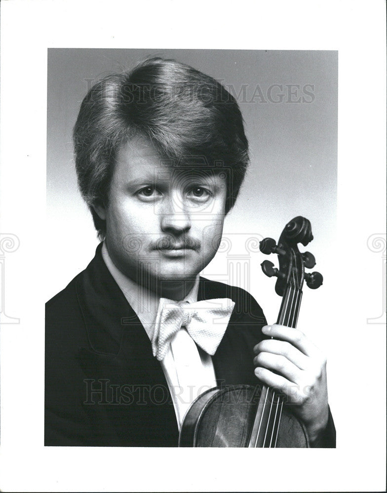 1988 Press Photo Geoffrey Applegate Violinist with Detroit Symphony Orchestra - Historic Images