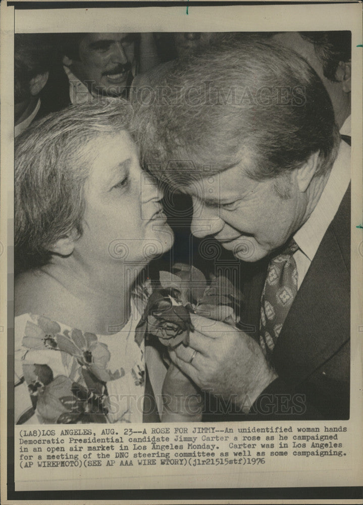 1976 Press Photo Jimmy Carter campaigns for President - Historic Images