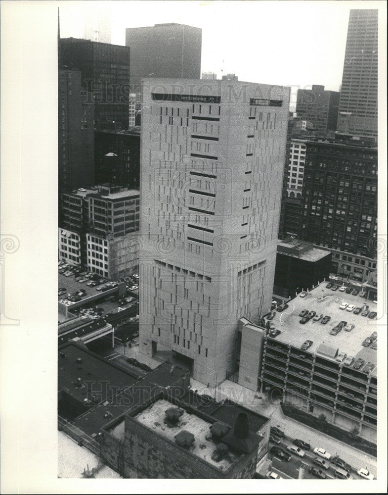 Undated Press Photo Aerial View Of Chicago Metropolitan Correctional Center Building - Historic Images