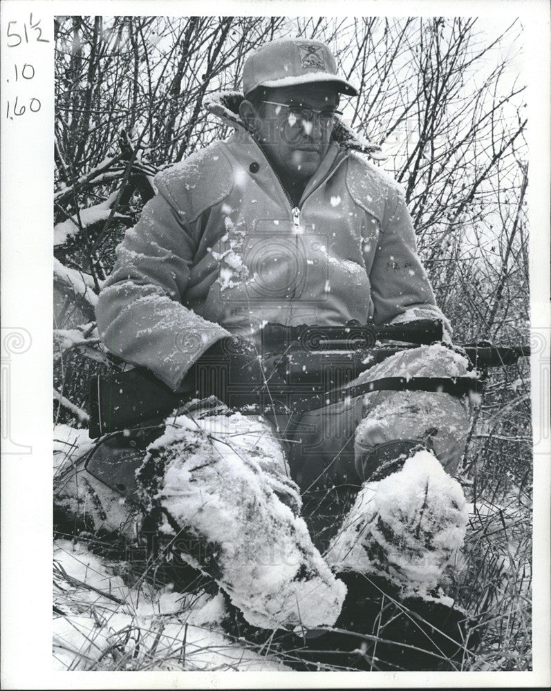 1972 Press Photo Broomfield Hunter Dave Spencer opening day season - Historic Images