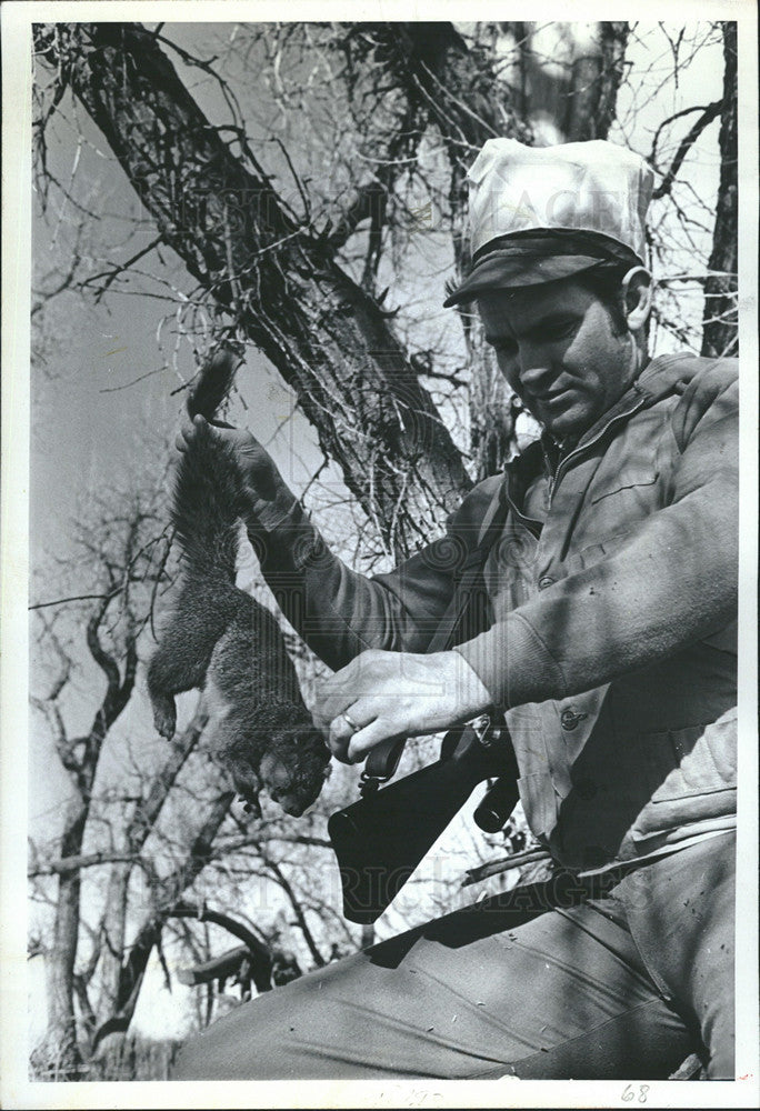 1973 Press Photo Troy Marion,squirrel hunter with latest bag - Historic Images