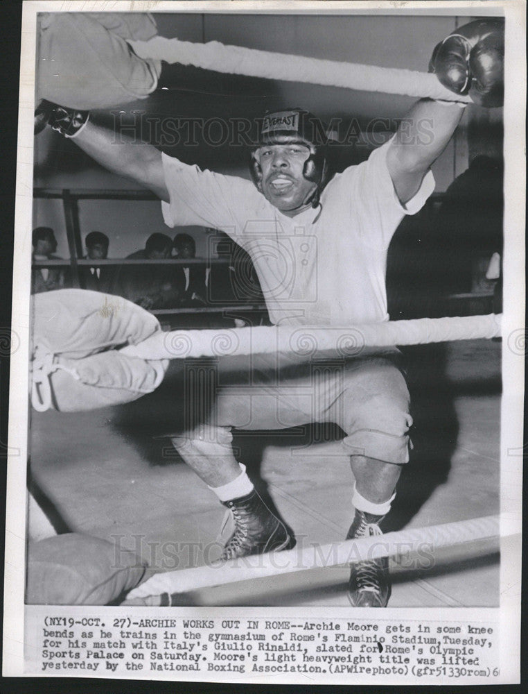 1960 Press Photo Archie Moore trains for light heavyweight bout  Giulio Rinaldi - Historic Images