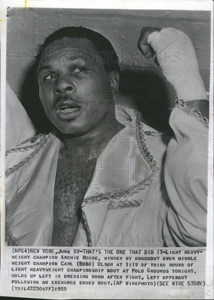 1955 Press Photo Heavyweight Champion Boxer Archie Moore vs Carl Bobo Olson - Historic Images