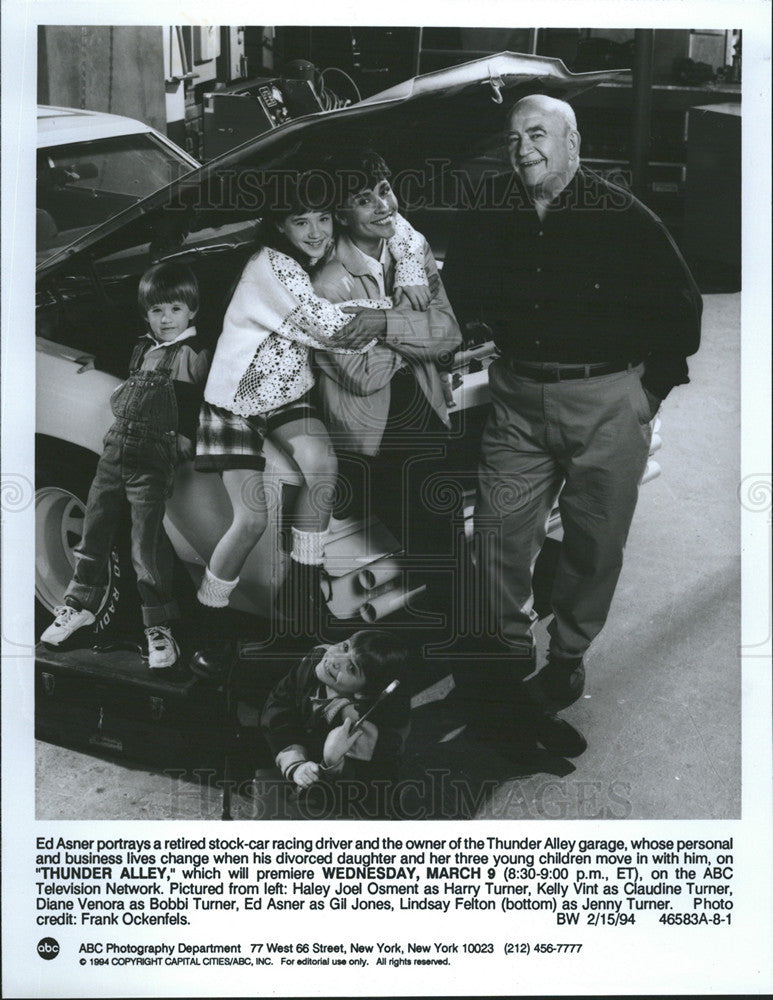 1994 Press Photo Ed Asner,Haley Joel Osment,Kelly Vint,Diane Venora,Lin Felton - Historic Images