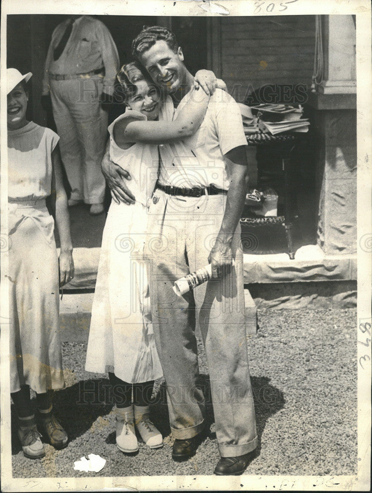 1934 Press Photo David Mitchell,and wife  after he wins Natl public Links title - Historic Images