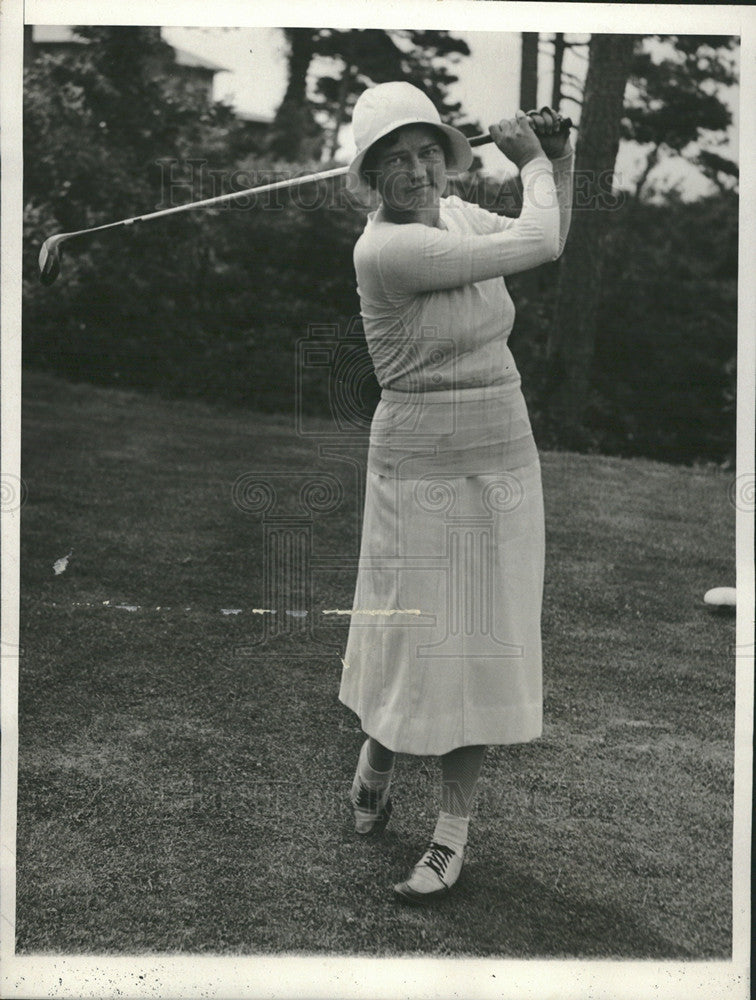 Undated Press Photo Mrs Marion golfs at Triple Lake - Historic Images