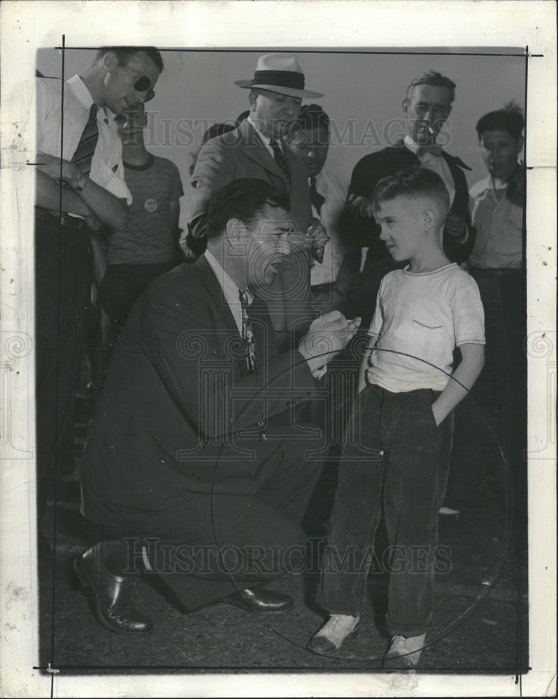 1941 Press Photo World heavyweight champ Jack Dempsey and folks in Colo. - Historic Images