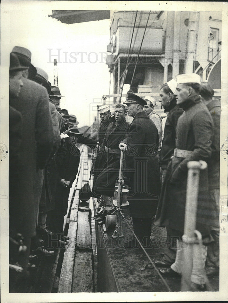 1933 Press Photo Coast Guard crew on the destroyer Tucker in Brooklyn NY - Historic Images