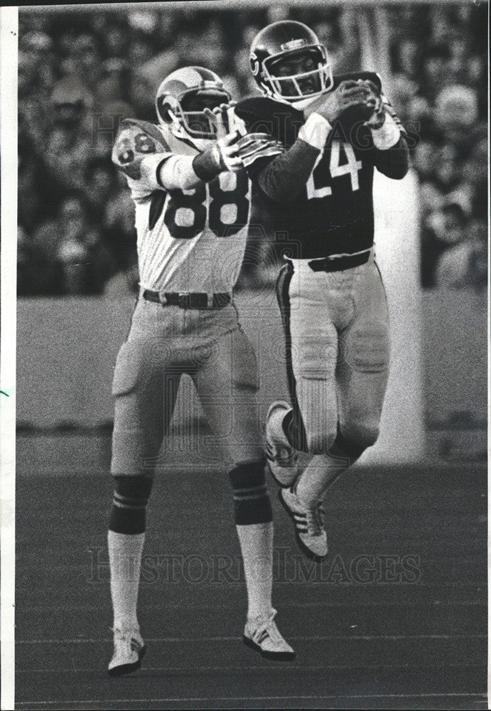 1979 Press Photo Bears Virgil Livers intercepts pass to Rams Jeff Rutledge - Historic Images