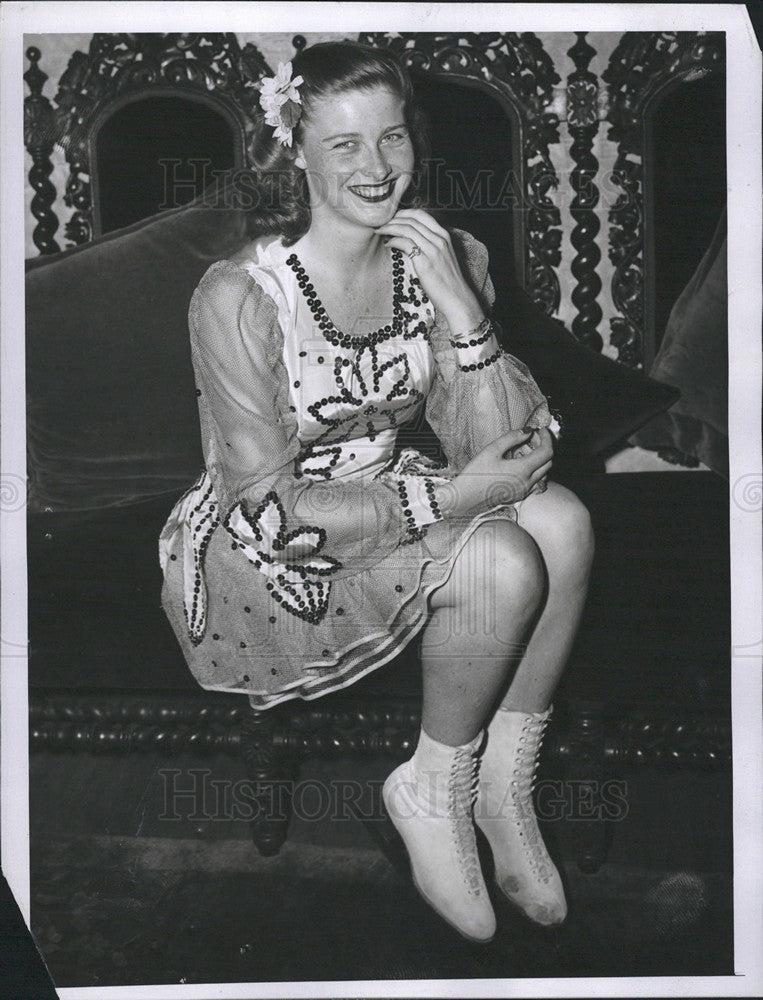1946 Press Photo Jill Linzee English Figure Skater Surrey, England - Historic Images