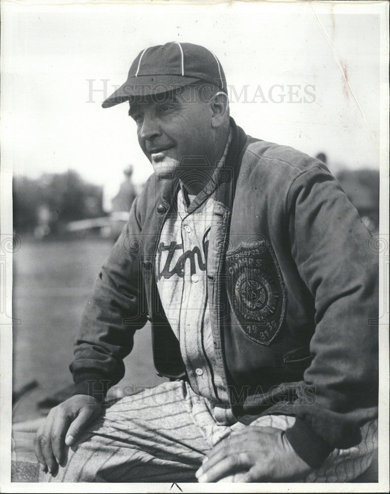 1935 Press Photo Freeman Edwards,Pittengen Past baseball manager - Historic Images