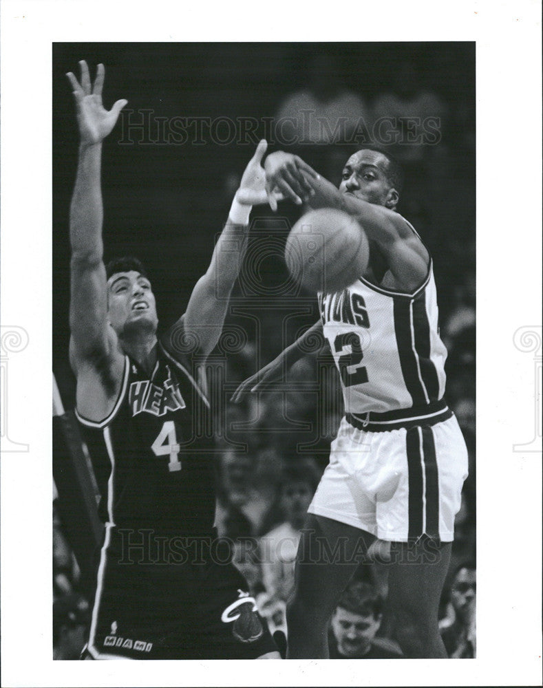 1992 Press Photo Detroit Piston&#39;s John Salley - Historic Images