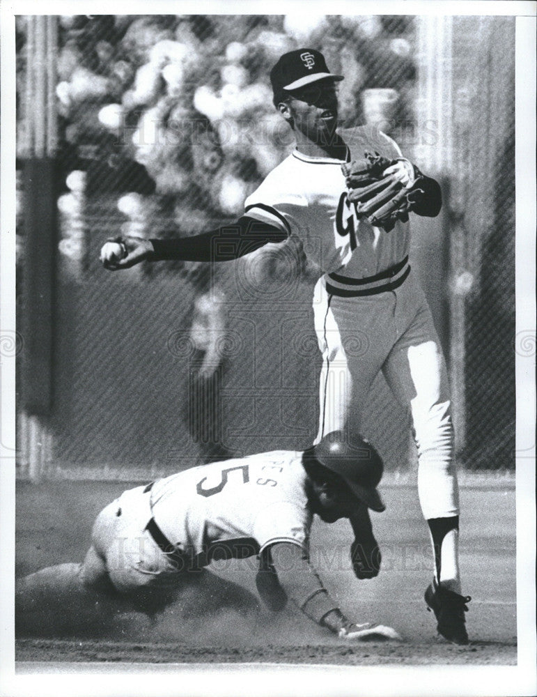 1977 Press Photo Derrell thomas fiants Infielder Davey Lopes - Historic Images