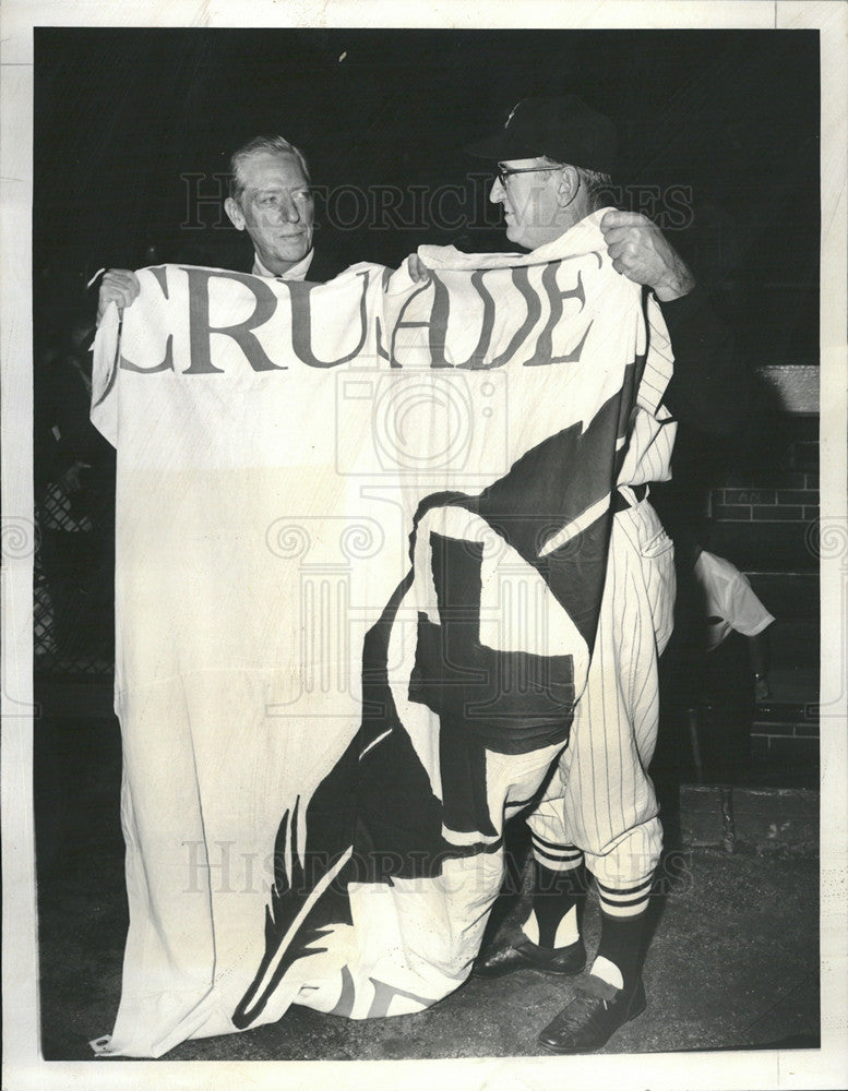 1960 Press Photo Fairfox M cone crusade Flag white sox - Historic Images