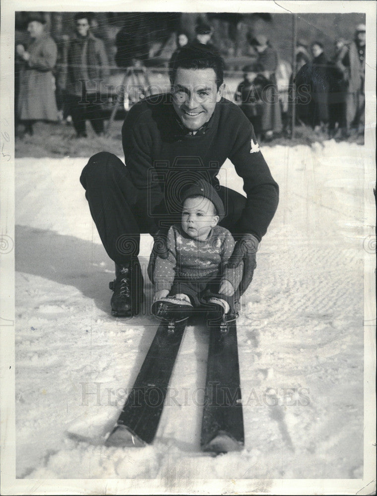 1955 Press Photo Art Devlin US Olympis Ski Team and daughter Jacqueline - Historic Images