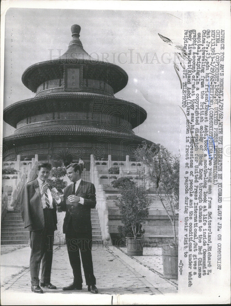 1962 Press Photo Two Young Men From Switzerland Spend Month In Communist China - Historic Images