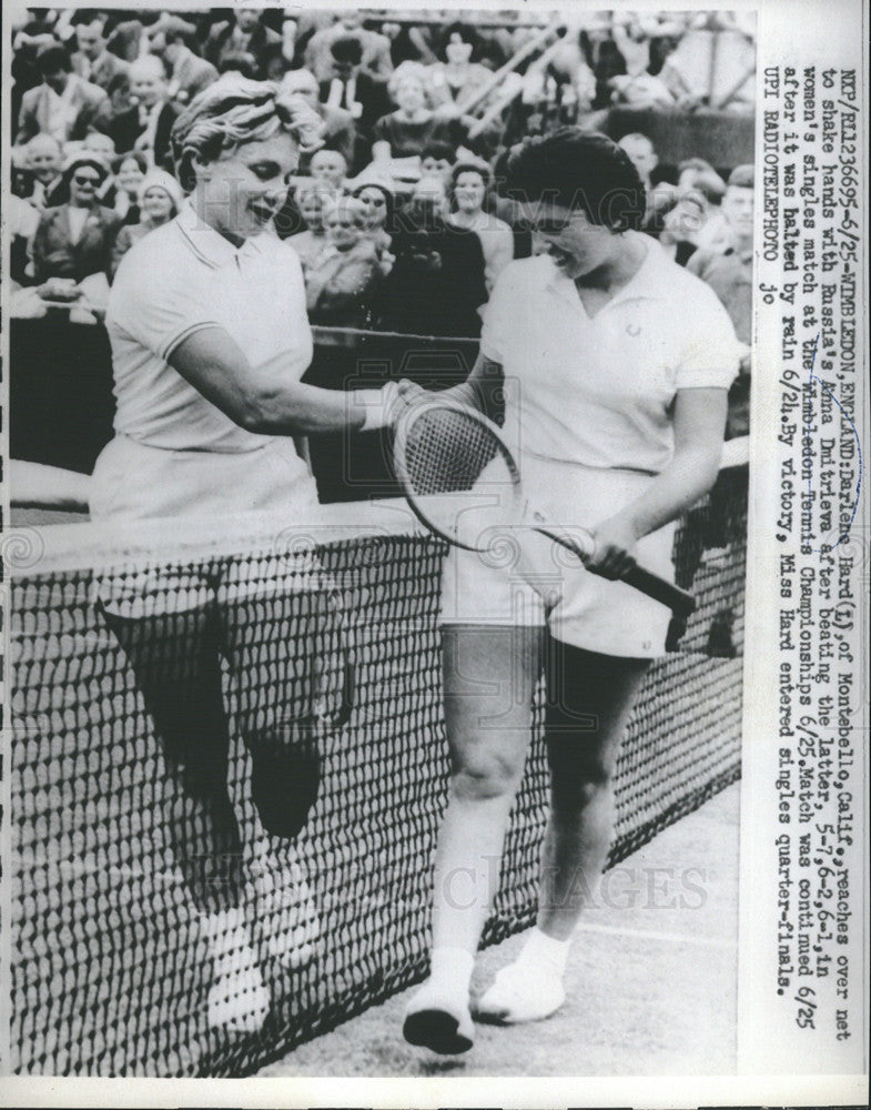 1960 Press Photo Darlene Hard/Anna Dmitrieva/Russia/Wimbledon Tennis - Historic Images