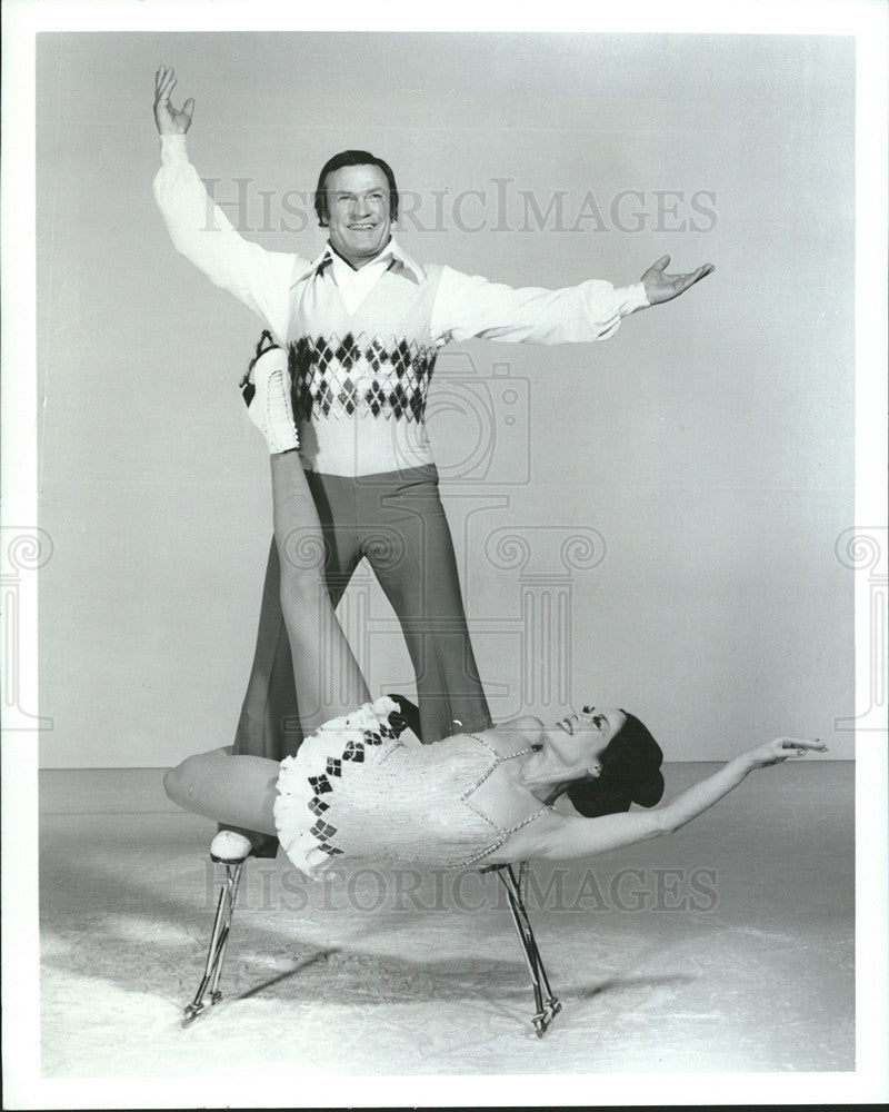 1974 Press Photo Cal and Dori Cook skating act - Historic Images