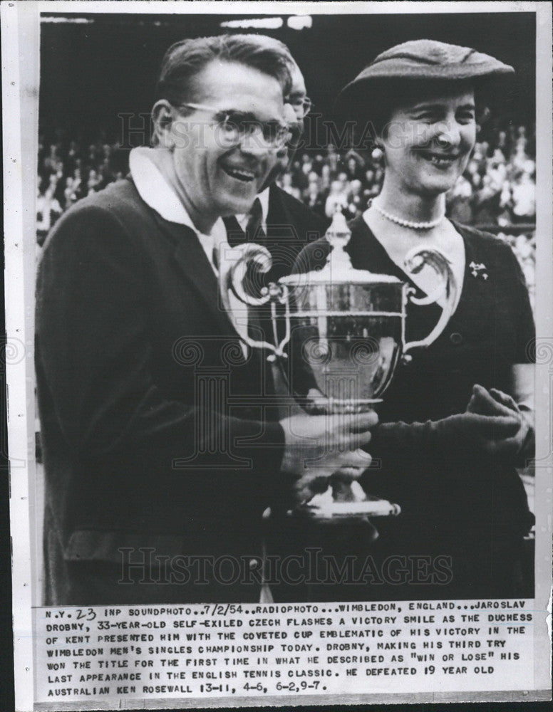 1954 Press Photo Wimbledon England Jaroslav Drobny and Duchess of Kent - Historic Images