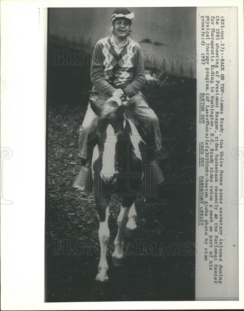 1987 Press Photo James Brady Recovering After Attempted Reagan Shooting - Historic Images