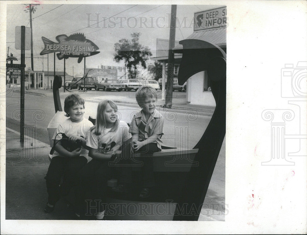 1972 Press Photo Three Canadian Children In Tarpon Springs That Resembles Ship - Historic Images