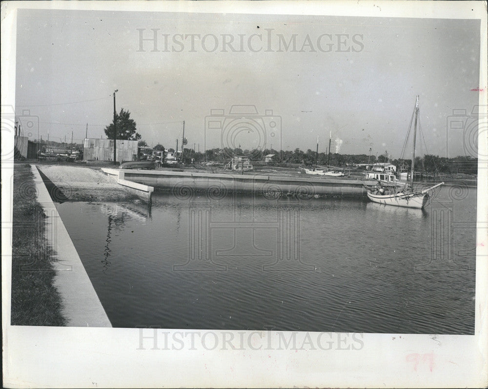 1965 Press Photo New Boat ramp at Tarpon Springs sponge docks. - Historic Images