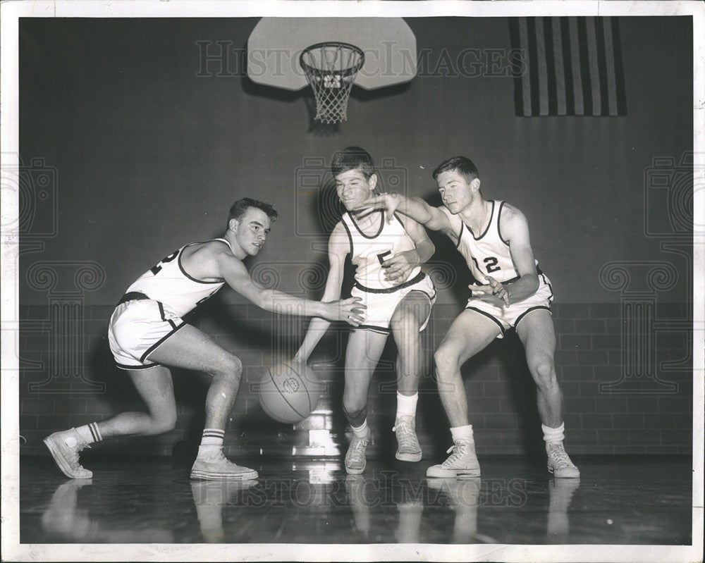 1963 Press Photo J Browe,T O&#39;Keefe,J Hohan St Viator HS basketball - Historic Images