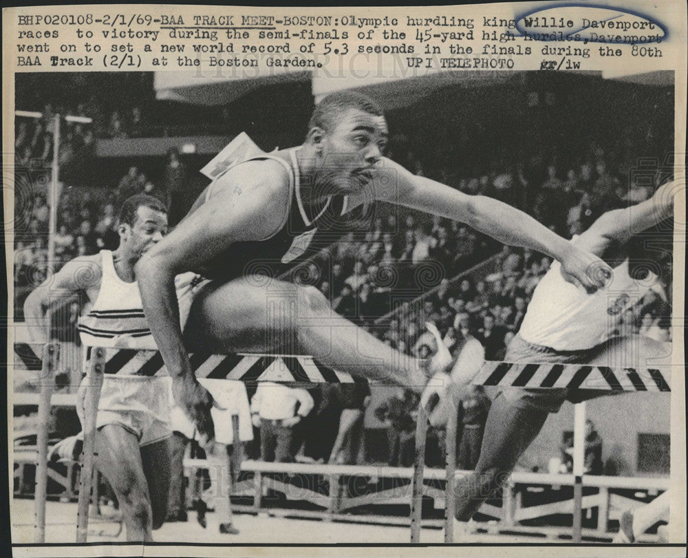 1969 Press Photo Baa Track meet willie Davenport - Historic Images