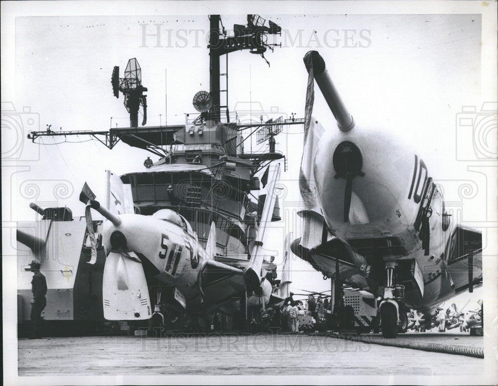 1958 Press Photo Norfolk Virgina U.S. Marine Jet Planes Carrier Antietam - Historic Images