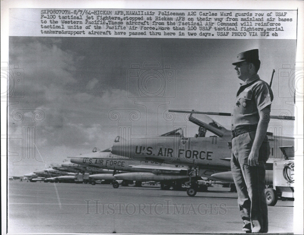 1964 Press Photo U.S. Air Force F-100 Tactical Jet Fighter Planes &amp; Carles Ward - Historic Images