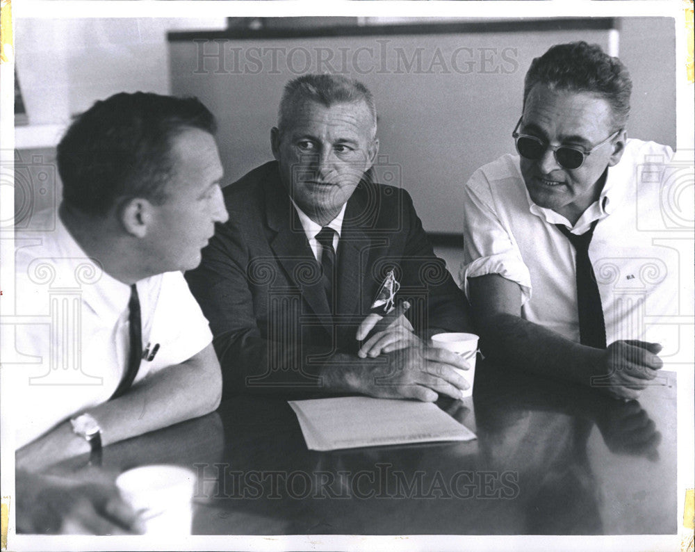 1962 Press Photo Morris Siegel, Ray Kelly &amp; Bob Addie, official scorers of the - Historic Images