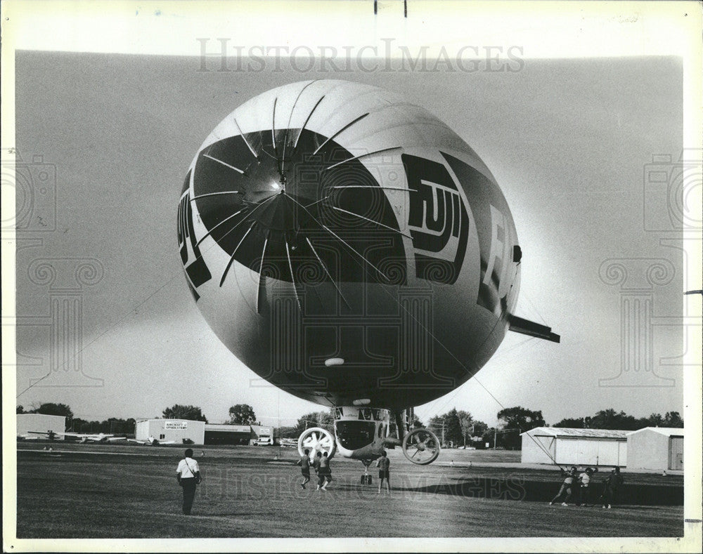 1985 Press Photo Fugi Airship Dirigibles Fugi Film Sponsor Advertising - Historic Images