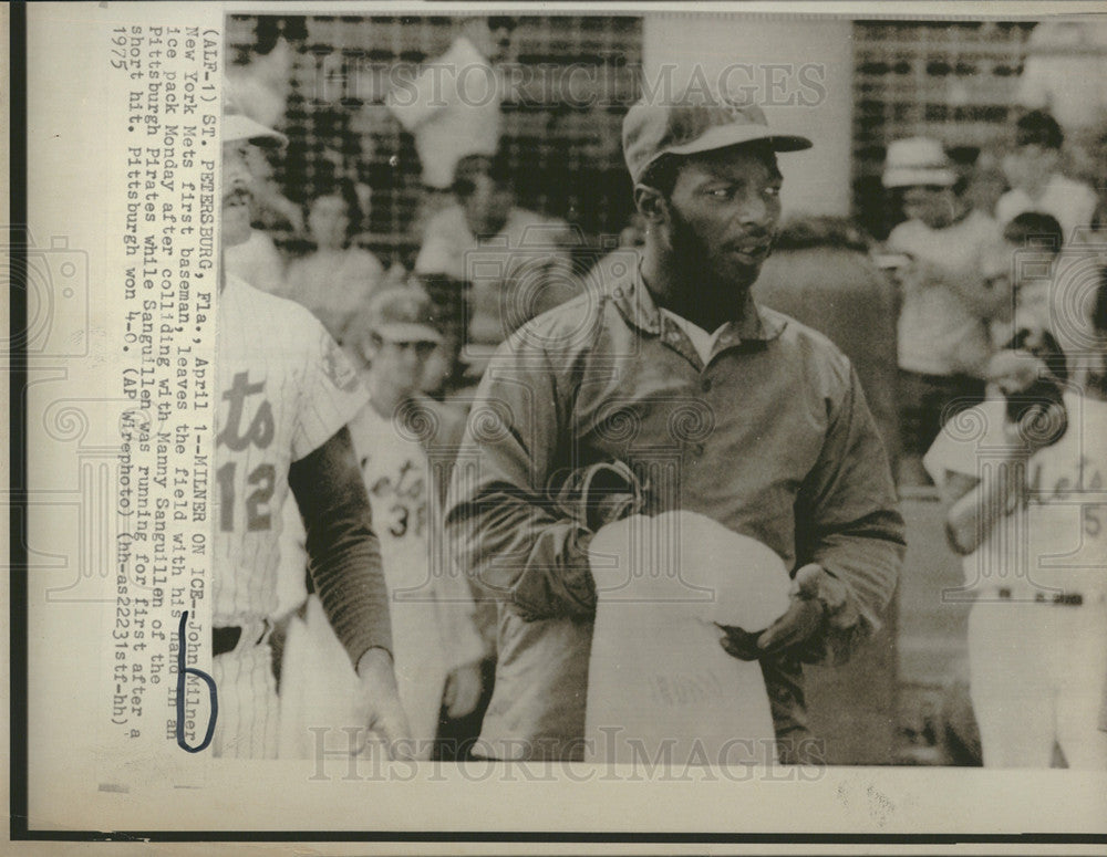 1975 Press Photo John Milner New York Mets First Baseman Hand In Icepack - Historic Images