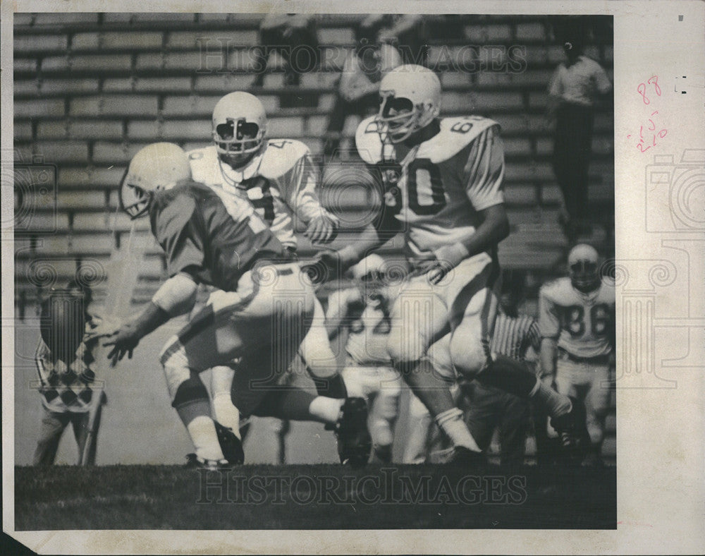 1974 Press Photo Mike Mark  Army Air Force Football game. - Historic Images