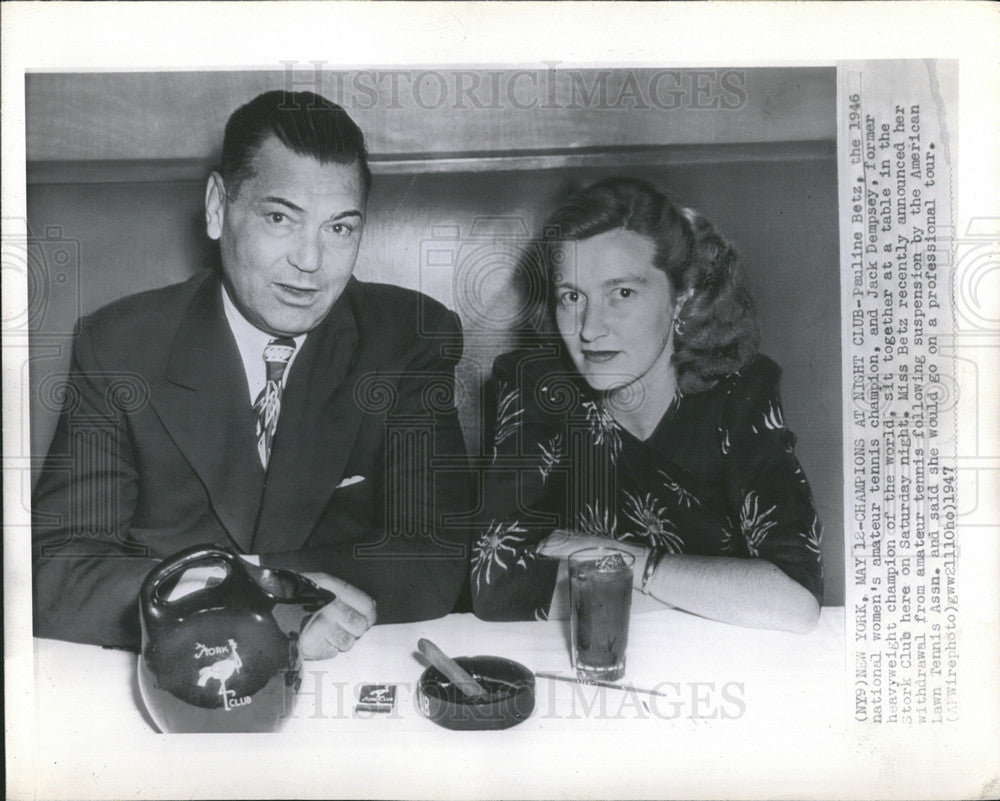 1947 Press Photo boxing champ Jack Dempsey &amp; tennis champ Pauline Betz at club - Historic Images