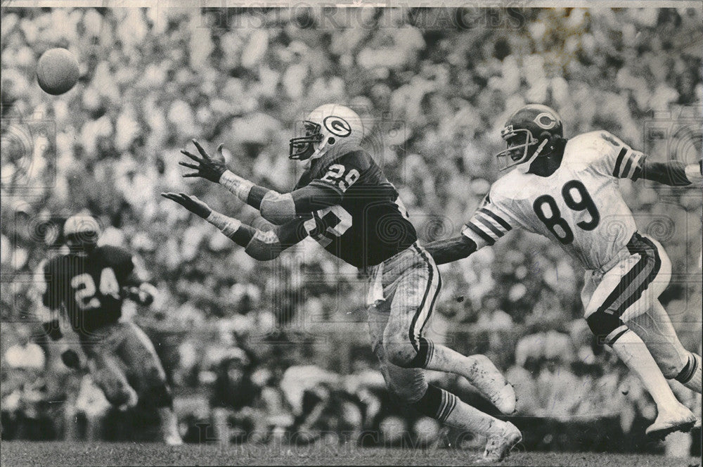 1980 Press Photo Packers beat Bears Mike Phipps pass interceptedby M McCoy - Historic Images